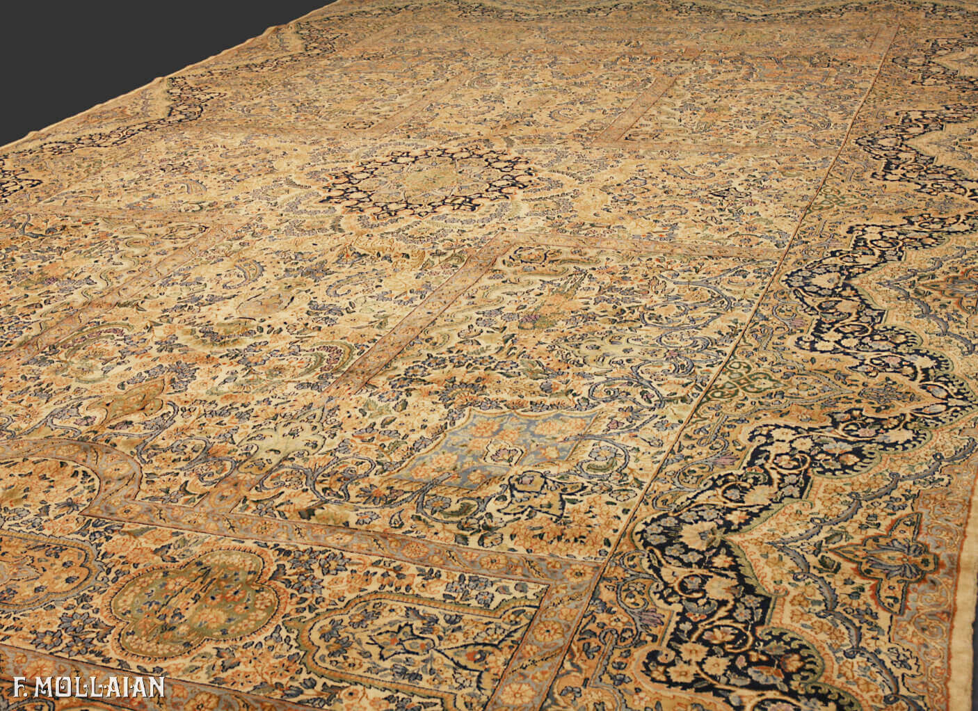 A Very Larg Antique Persian Kerman Carpet n°:28636182